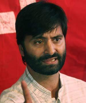 Detention of leaders, innocent youth condemnable, undemocratic act: Malik